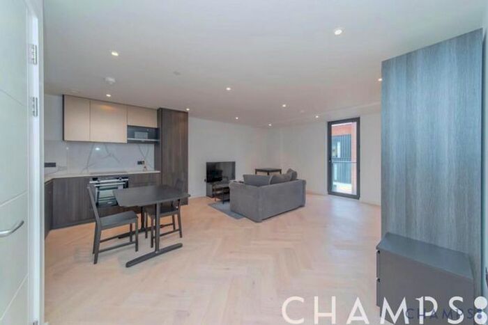 Studio To Rent In Luxe Tower Dock Street, Tower Hill, E1
