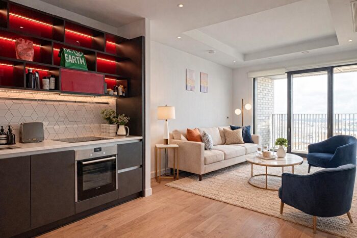 1 Bedroom Apartment For Sale In City Island Way, Canning Town, E14