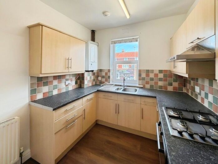 3 Bedroom Maisonette To Rent In Red Bank Road, Bispham, Blackpool, Lancashire, FY2
