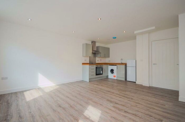 1 Bedroom Flat To Rent In Victoria Road, Swindon, SN1