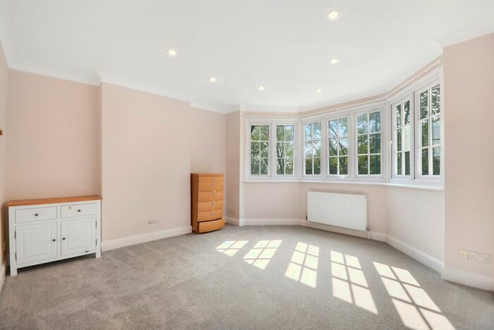 4 Bedroom Detached House To Rent In Parkside, London, NW2