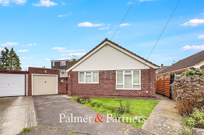 3 Bedroom Bungalow For Sale In Redruth Close, Chelmsford, Essex, CM1