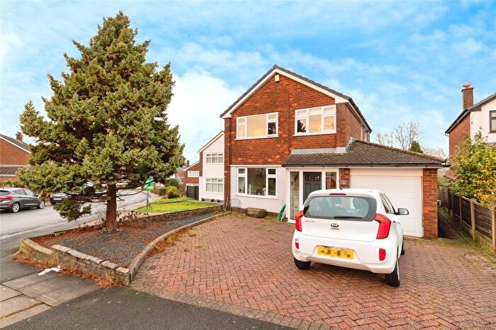 3 Bedroom Detached House For Sale In Chatsworth Close, Bury, Greater Manchester, BL9