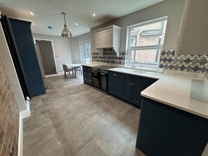 1 Bedroom Flat To Rent In Queens Avenue, Tunstall, ST6