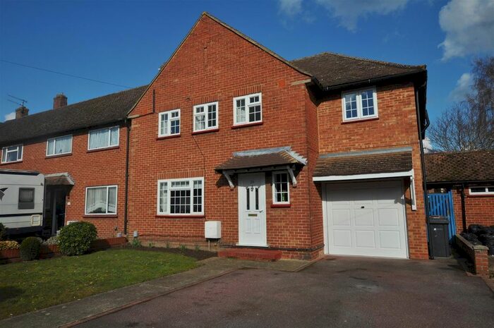 6 Bedroom Property To Rent In Hornbeam Road, Guildford, GU1