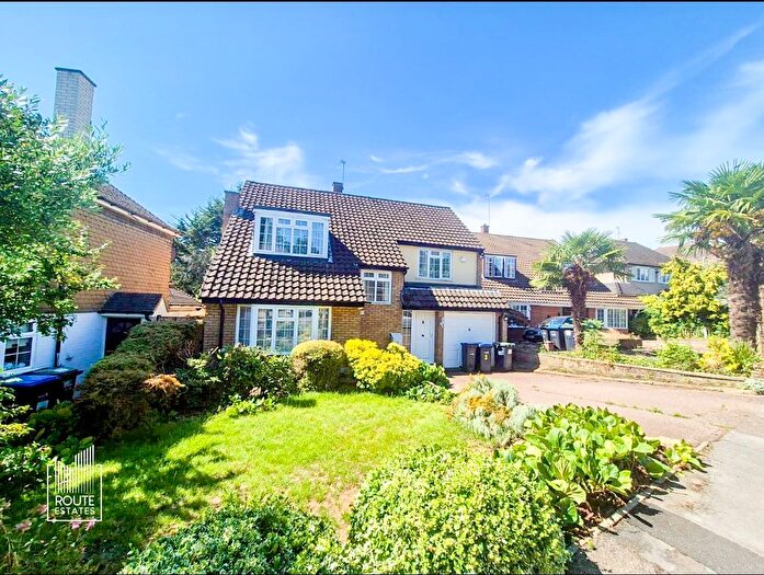 4 Bedroom Detached House To Rent In Claremont Road, Barnet, EN4