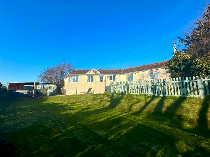 3 Bedroom Detached Bungalow To Rent In Down Lane, Braunton, EX33