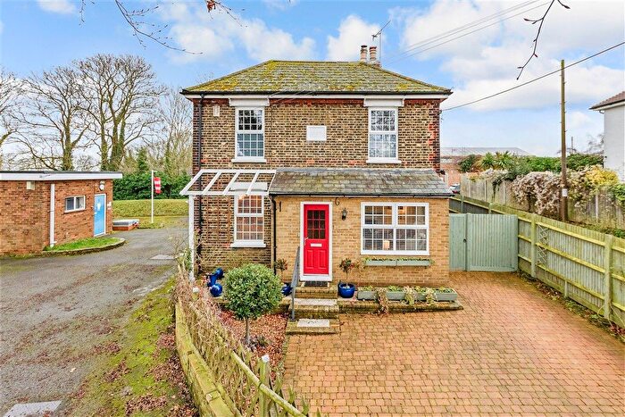 3 Bedroom Detached House For Sale In School Lane, Higham, Rochester, Kent, ME3