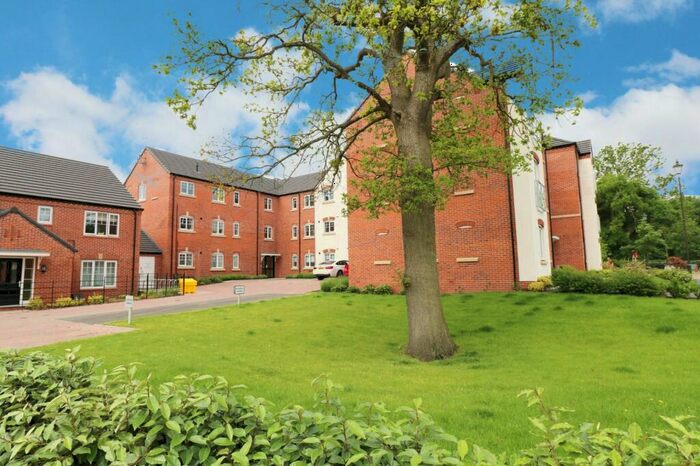 2 Bedroom Flat To Rent In New Meadow Close, Shirley, Solihull, West Midlands, B90