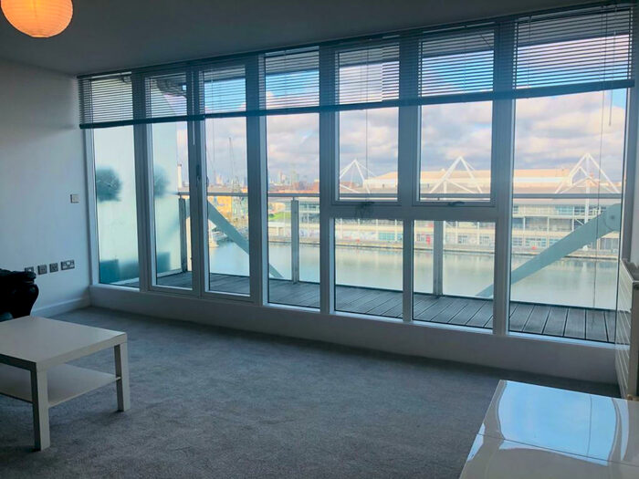 2 Bedroom Apartment To Rent In Eastern Quay Apartments / Royal Docks - Bed Apartment W/Balcony Overlooking The Marina, E16