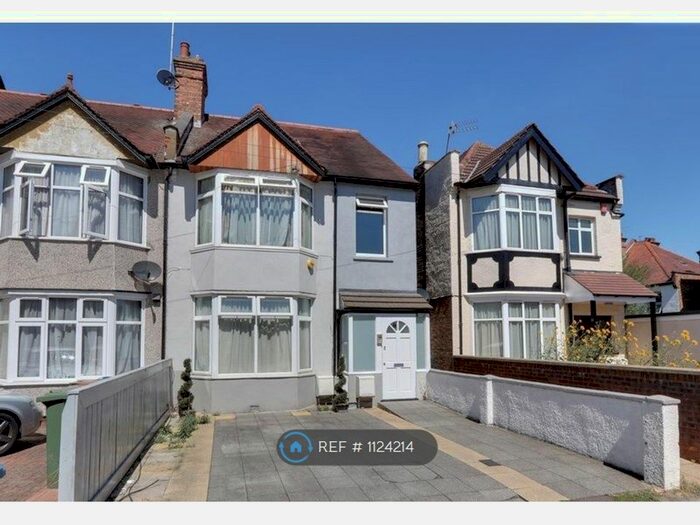 3 Bedroom Flat To Rent In Warrington Road, Harrow, HA1