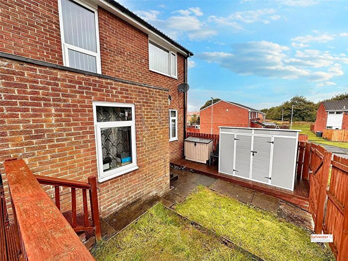 4 Bedroom End Of Terrace House For Sale In Bracken Close, Stanley, DH9