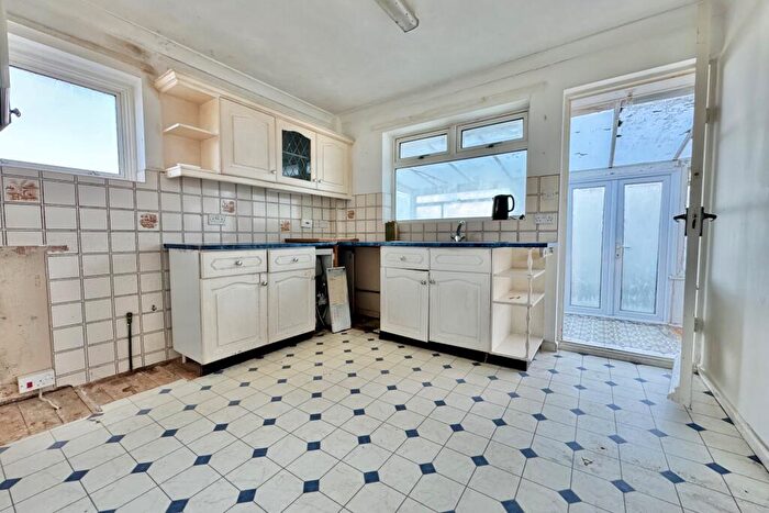 2 Bedroom Bungalow For Sale In Manwell Road, Swanage, BH19