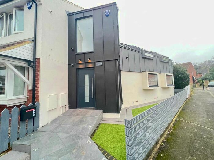 1 Bedroom End Of Terrace House To Rent In Neatscourt Road, Beckton, E6