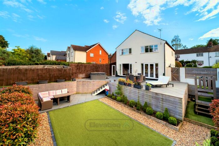 4 Bedroom Detached House For Sale In Mount Pleasant, Aspley Guise, Milton Keynes, MK17