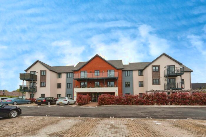 2 Bedroom Flat For Sale In Shortwood Copse Lane, Basingstoke, Hampshire, RG23