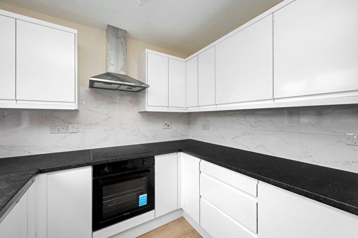 3 Bedroom Terraced House For Sale In Firlands, Horley, RH6
