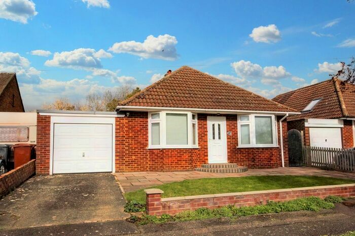 3 Bedroom Bungalow To Rent In Wheat Hill, Letchworth Garden City, SG6