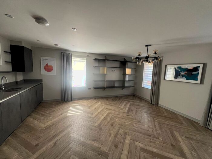 2 Bedroom Flat To Rent In Goods Station Road, Tunbridge Wells, TN1