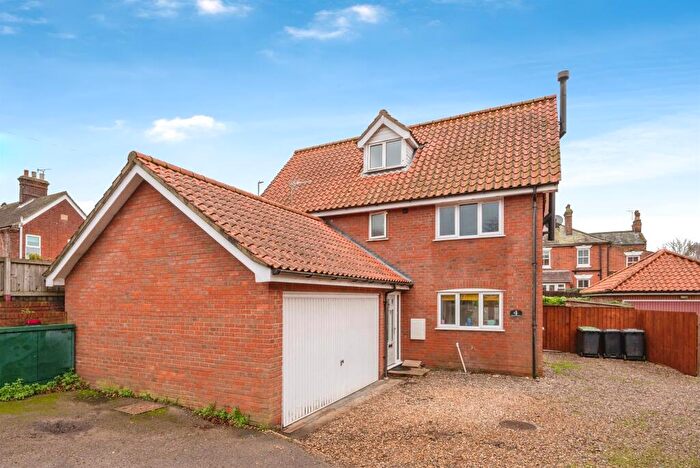 4 Bedroom Detached House For Sale In Cromer Road, North Walsham, NR28