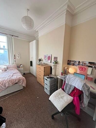 9 Bedroom Semi Detached House To Rent In Regent Park Terrace, Leeds, LS6