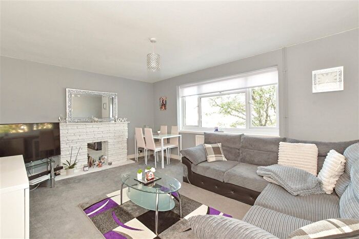 2 Bedroom Maisonette For Sale In Aldsworth Close, Portsmouth, Hampshire, PO6