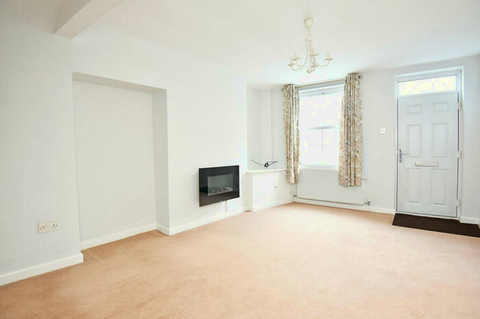 2 Bedroom Cottage To Rent In King Street, Ripon, HG4