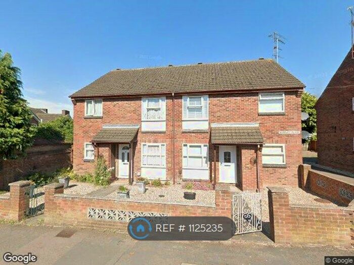 2 Bedroom Flat To Rent In Marbury Place, Luton, LU3