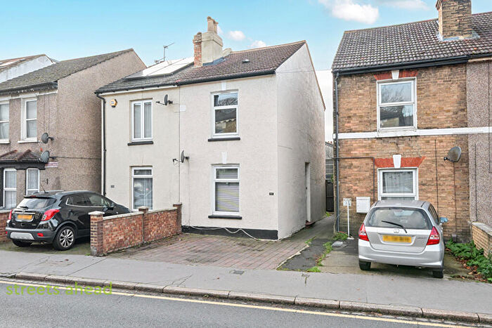 2 Bedroom Semi-Detached House For Sale In Selsdon Road, South Croydon, Surrey, CR2