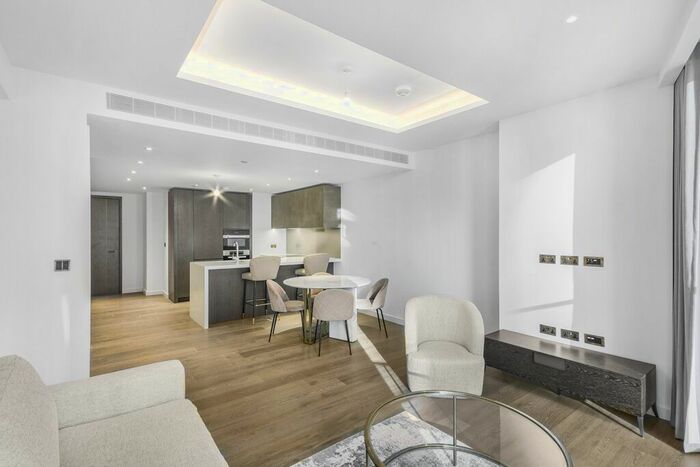 2 Bedroom Flat To Rent In Carnation Way, London, SW8