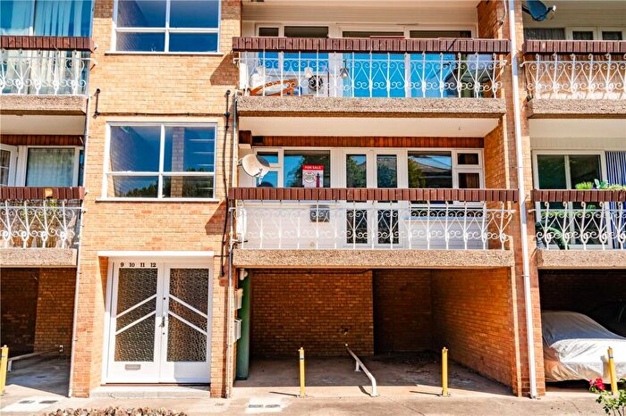 2 Bedroom Flat For Sale In Selmeston Court, Grimsby, DN34