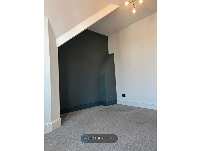 1 Bedroom Flat To Rent In Mary Street, Porthcawl, CF36