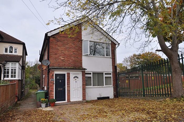 2 Bedroom Maisonette To Rent In Dukes Avenue, New Malden, KT3