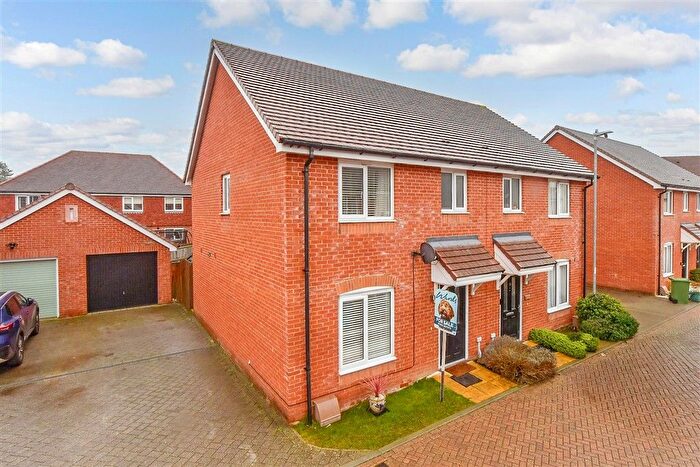 3 Bedroom Semi Detached House For Sale In Siegfried Close, Sellindge, Ashford, Kent, TN25