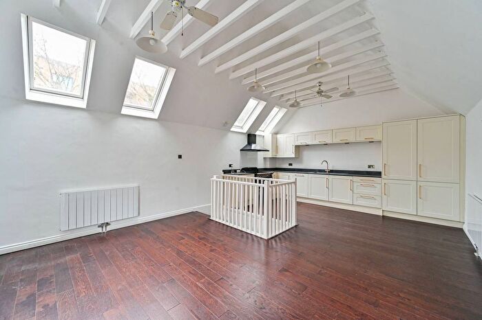 2 Bedroom End Of Terrace House To Rent In Robinscroft Mews, Greenwich, London, SE10