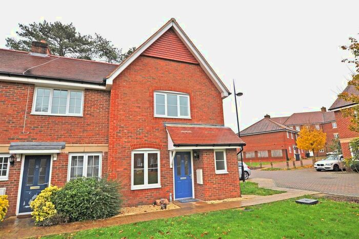 3 Bedroom End Of Terrace House To Rent In Akehurst Close, Hellingly, Hailsham BN27
