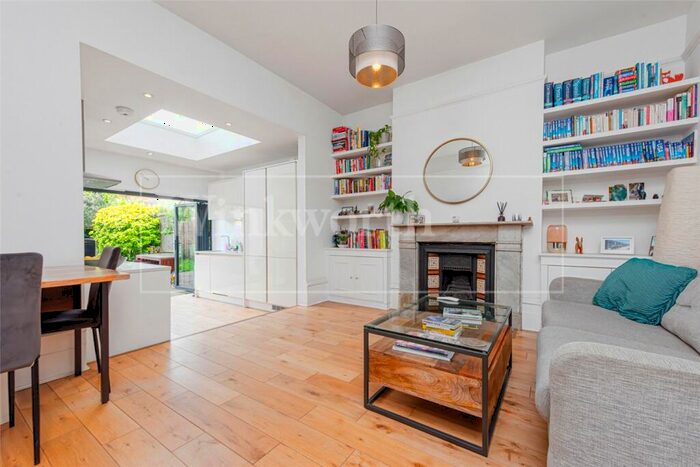 2 Bedroom Apartment To Rent In Brondesbury Road, London, NW6