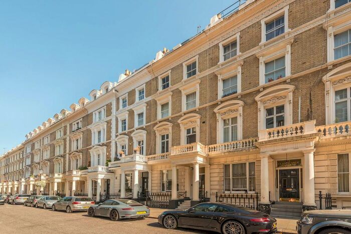 2 Bedroom Flat To Rent In Clanricarde Gardens, Notting Hill, London, W2