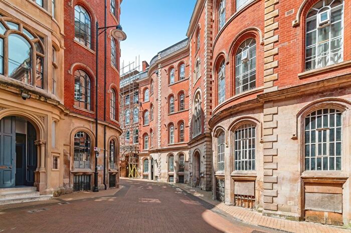2 Bedroom Flat For Sale In Broadway, Nottingham, NG1