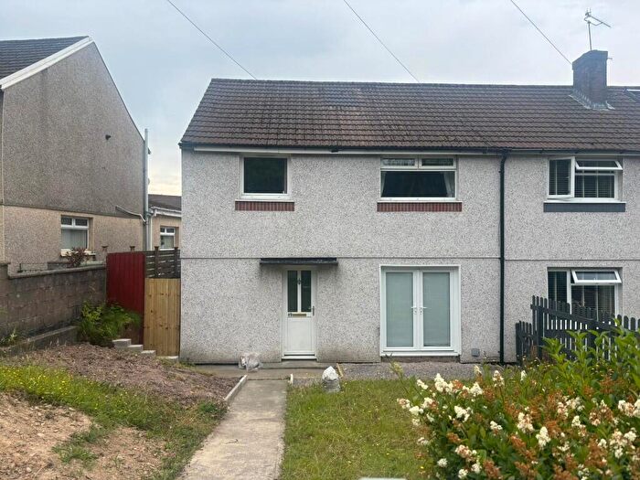 3 Bedroom Semi-Detached House To Rent In Gelligroes Road, Blackwood, NP12