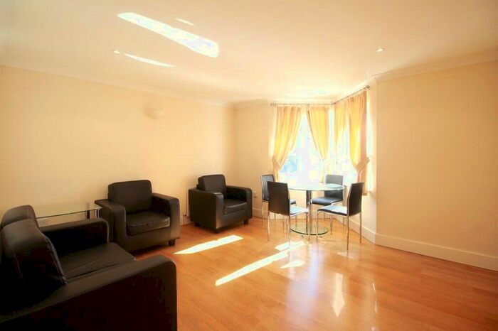 2 Bedroom Apartment To Rent In Leslie Road, East Finchley, London, N2