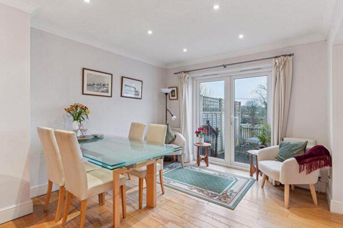 5 Bedroom Detached House For Sale In Old Watling Street, Flamstead, AL3