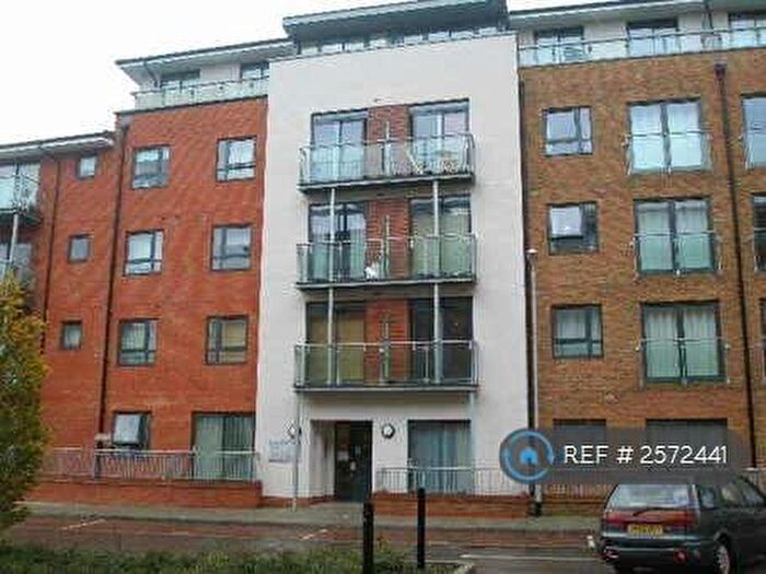 2 Bedroom Flat To Rent In Cherrywood Lodge, London, SE13