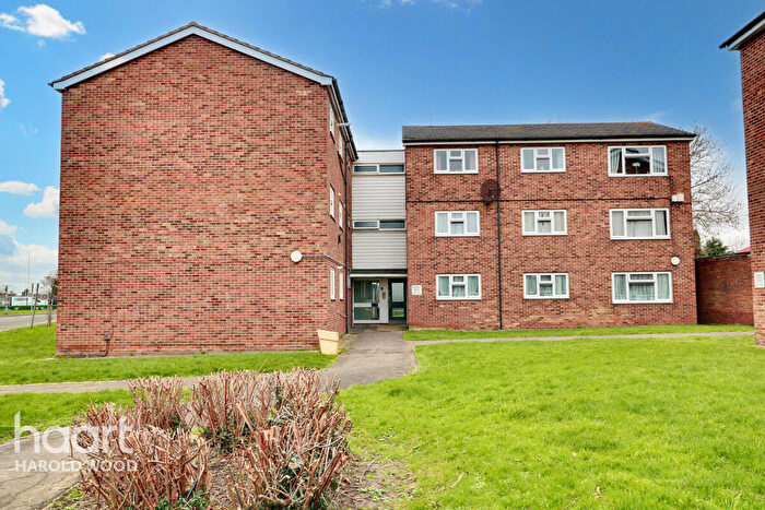 2 Bedroom Flat For Sale In Redden Court Road, Harold Wood, RM3