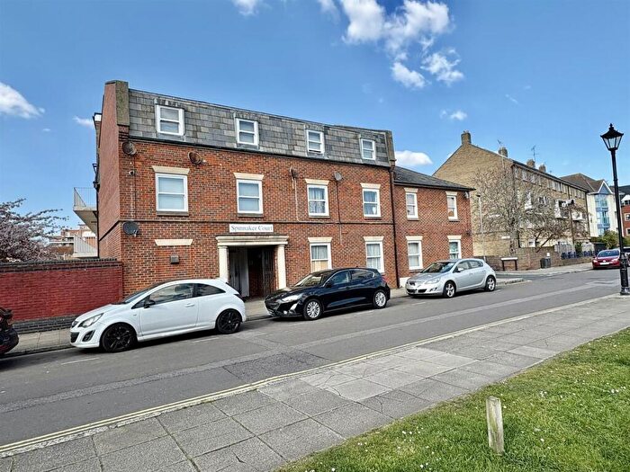 1 Bedroom Apartment For Sale In Kent Street, Portsmouth, PO1