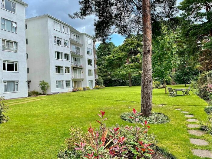 2 Bedroom Flat To Rent In Western Road, Branksome Park, Poole, BH13