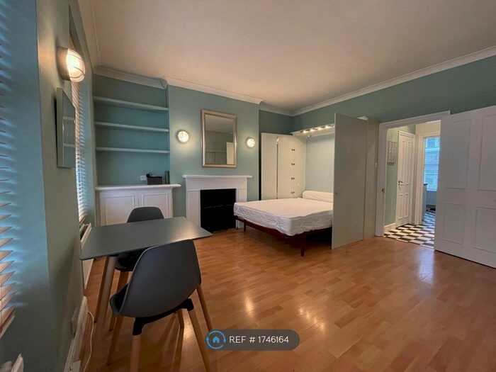 Studio To Rent In Shelton Street, London, WC2H