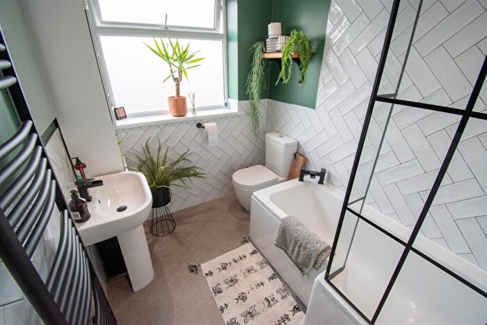 3 Bedroom Detached House For Sale In Glebe Avenue, Ripley, DE5