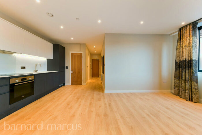 2 Bedroom Apartment To Rent In Station Road, Redhill, RH1