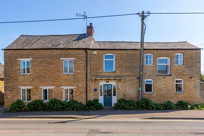 6 Bedroom Detached House For Sale In Albion Street, Chipping Norton, OX7